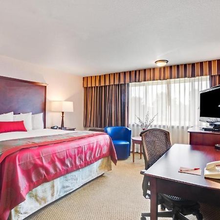 Ramada By Wyndham Tukwila Southcenter Hotel Eksteriør billede