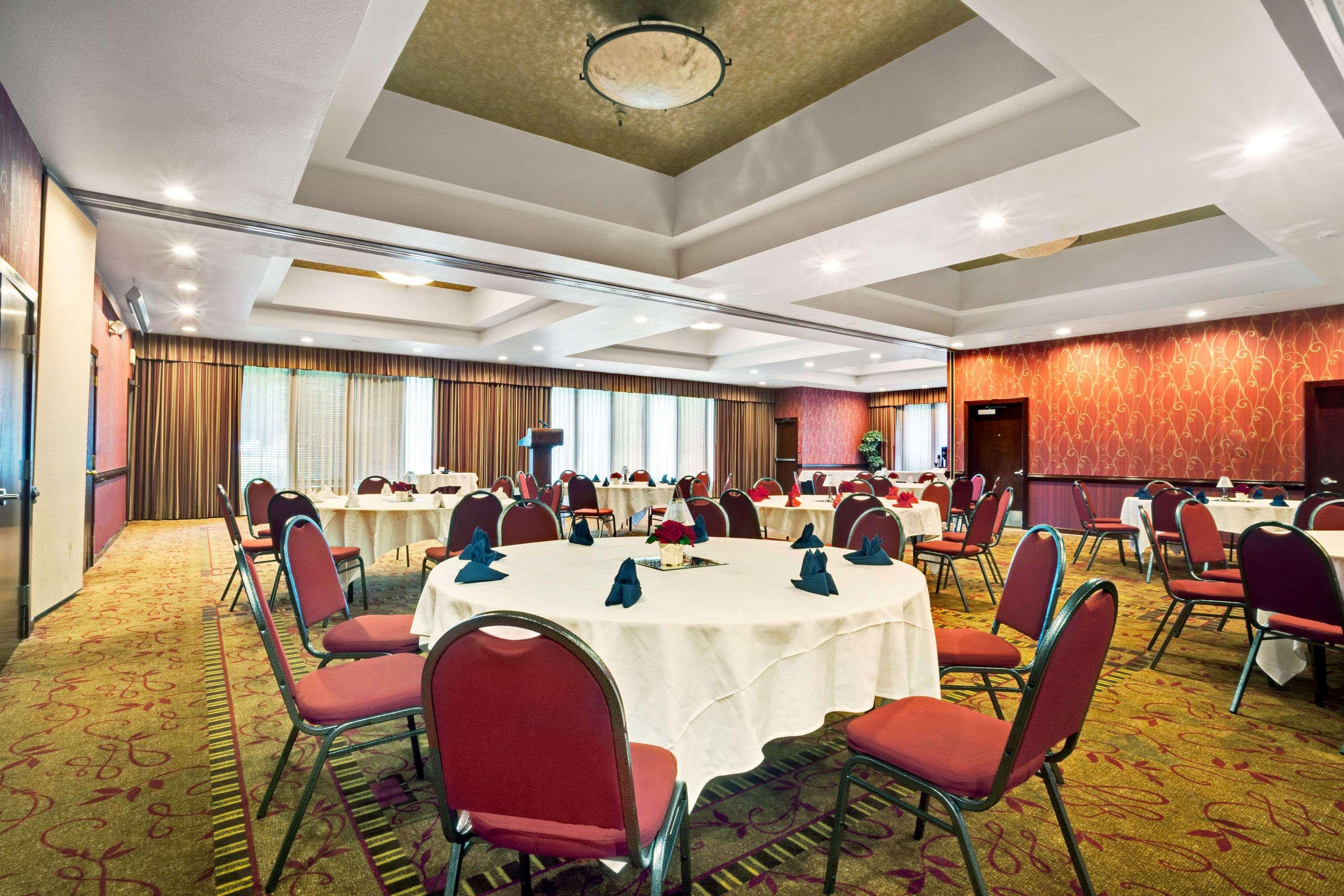 Ramada By Wyndham Tukwila Southcenter Hotel Eksteriør billede