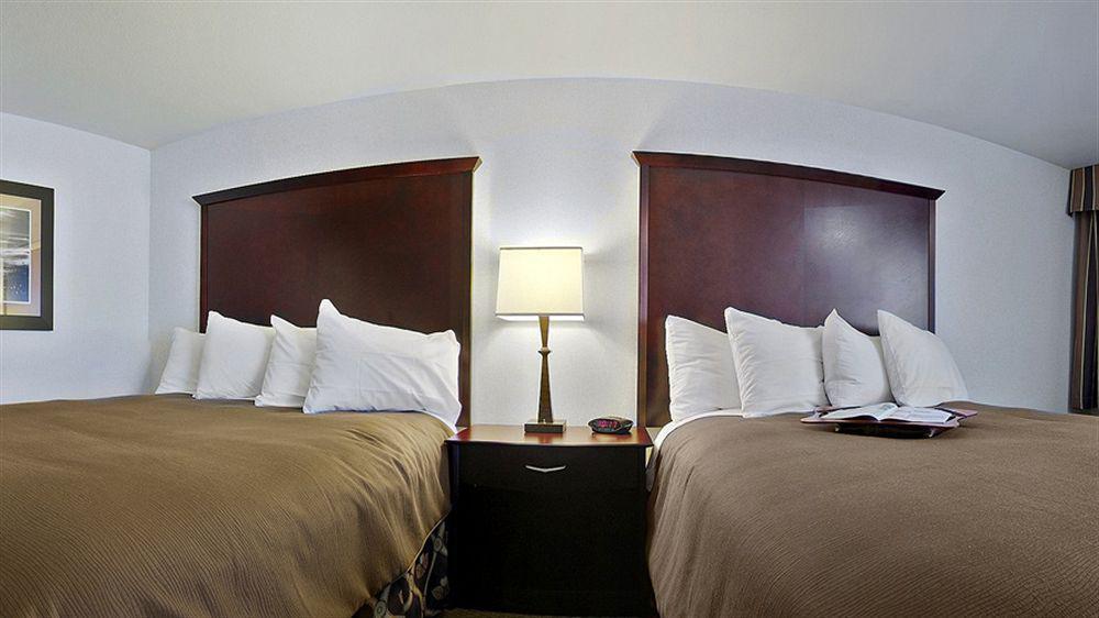 Ramada By Wyndham Tukwila Southcenter Hotel Eksteriør billede